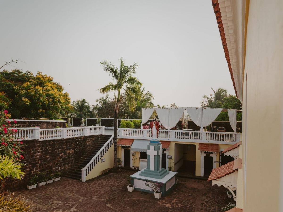 Fort Tiracol Heritage Hotel Арамболь Экстерьер фото
